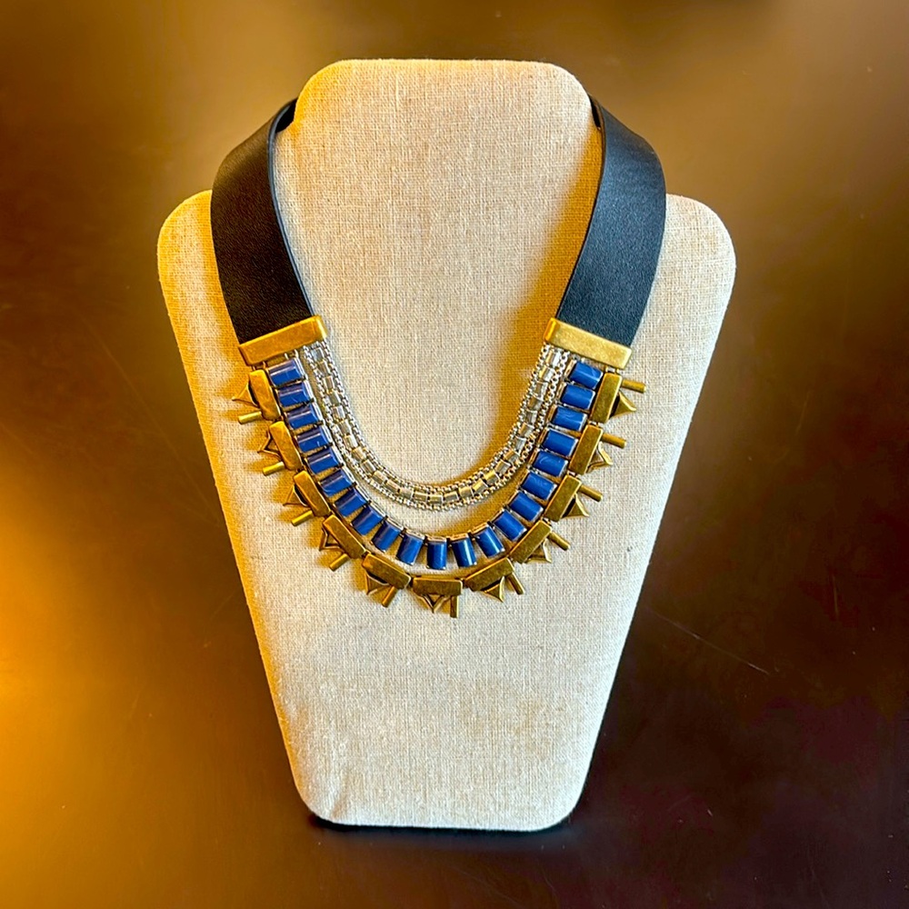 Stella & Dot statement necklace . Never worn. New !